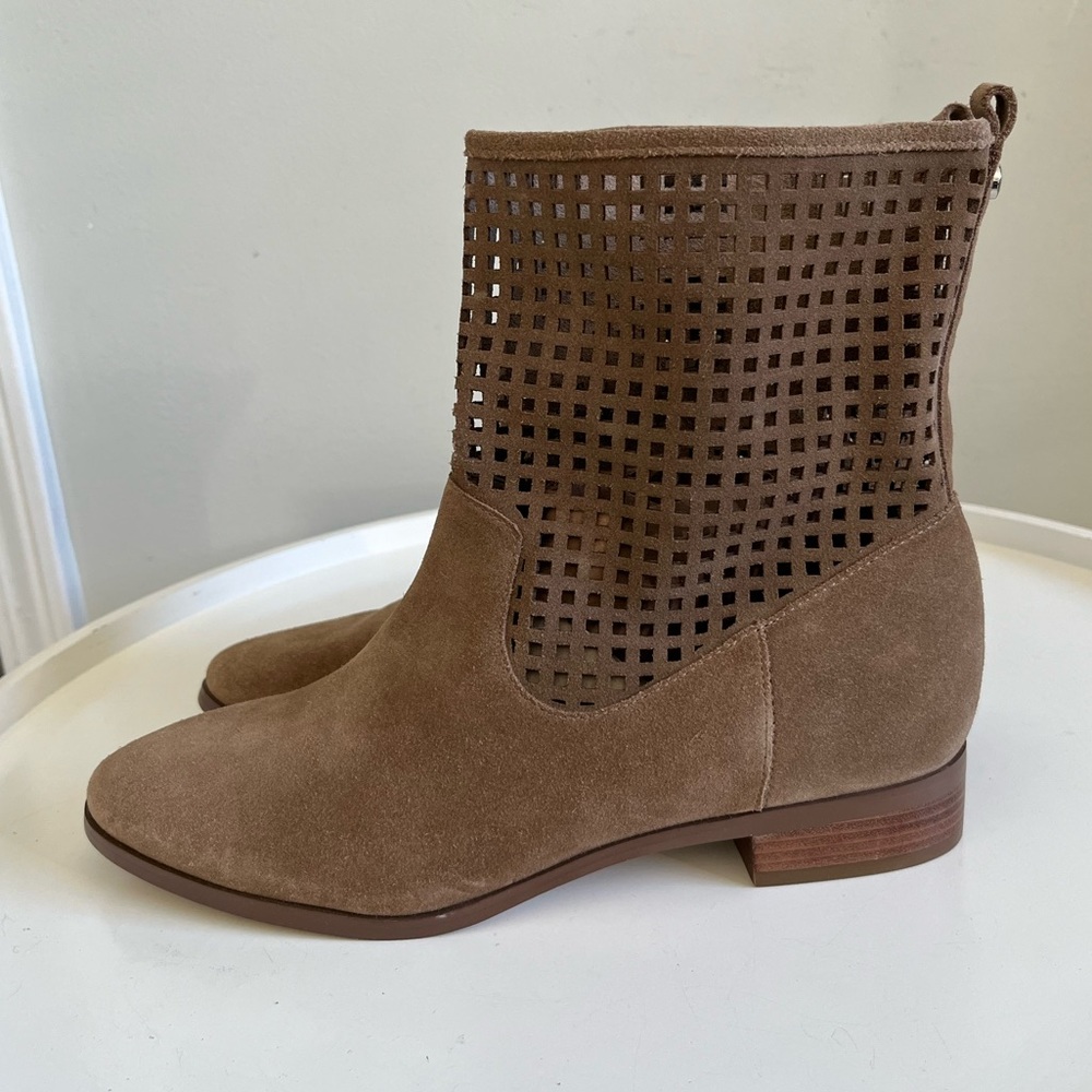NEW Michael Kors Graham Perforated Shaft Ankle Boot - Picture 10 of 10